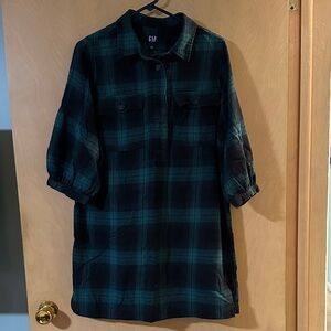 GAP women’s green plaid dress